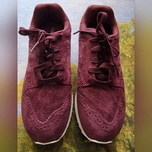 New Balance 520 Deep Burgundy Suede Shoes Size 6.5
